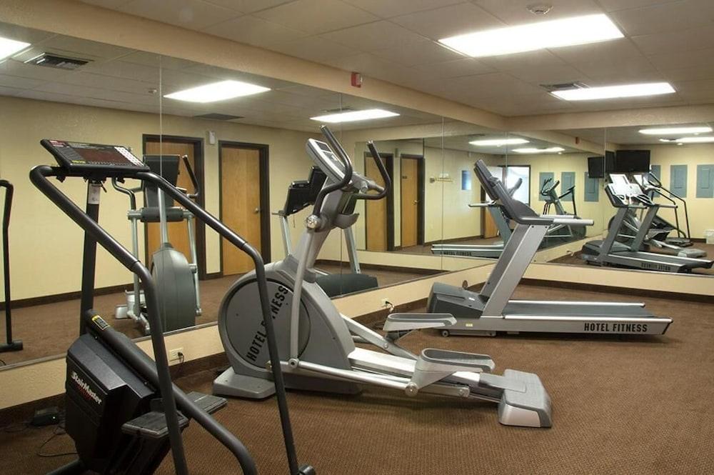 Greenlight Inn & Suites photo 28