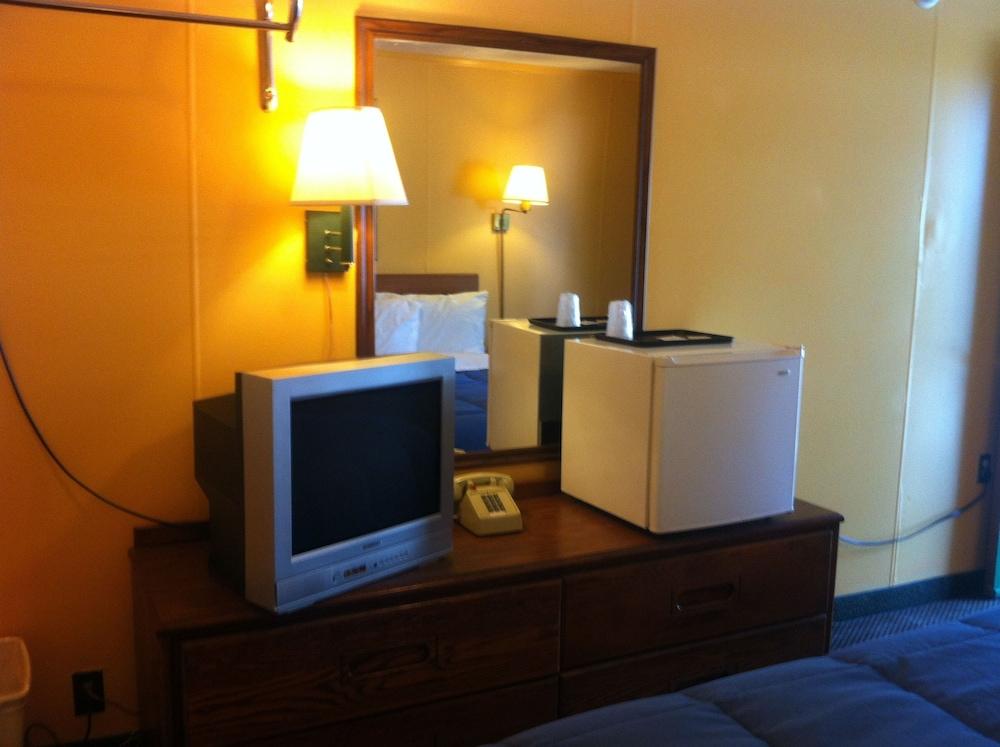 Green Crest Motel photo 21