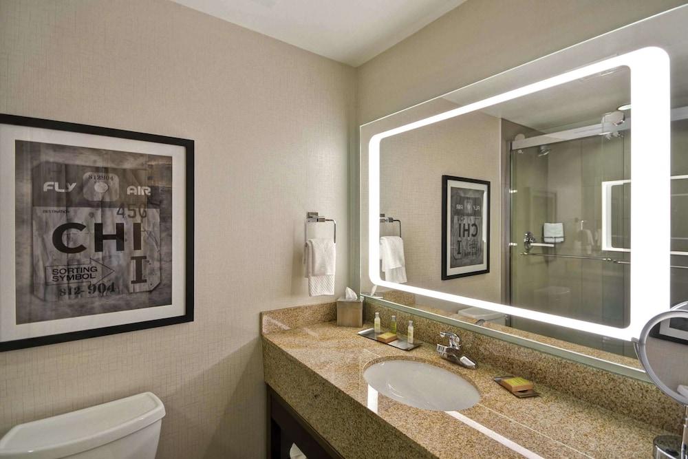 DoubleTree by Hilton Chicago Midway Airport photo 19