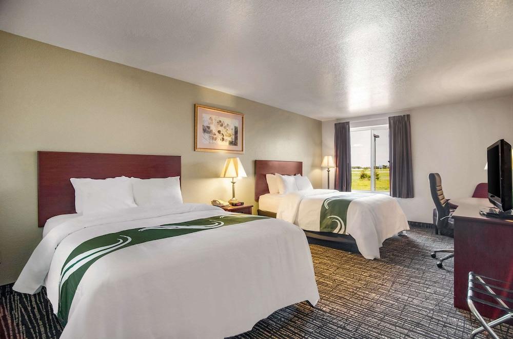 Quality Inn Parsons North photo 13