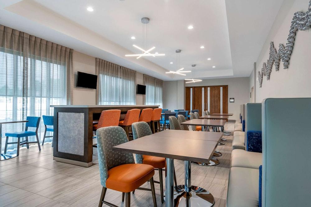 Comfort Suites Gainesville near University photo 44