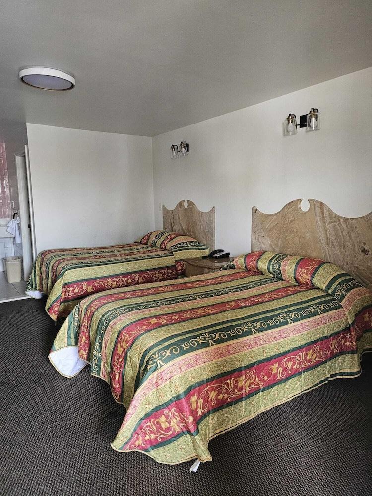 Westview Motel photo 9