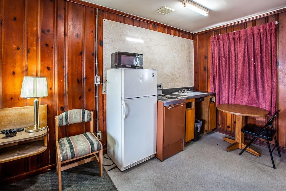 Autzen Inn photo 41