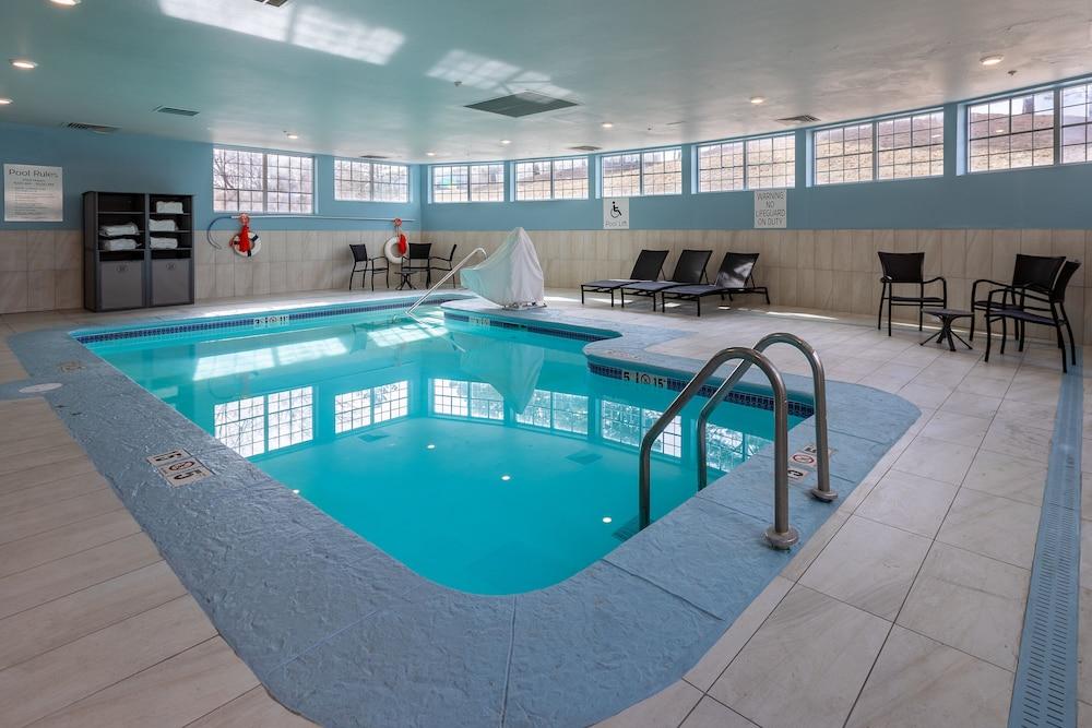 Holiday Inn Express & Suites Englewood Denver South by IHG photo 41