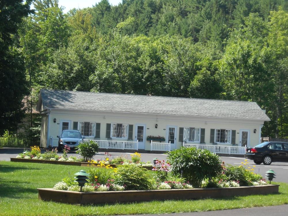 Cromwell Harbor Motel photo 10