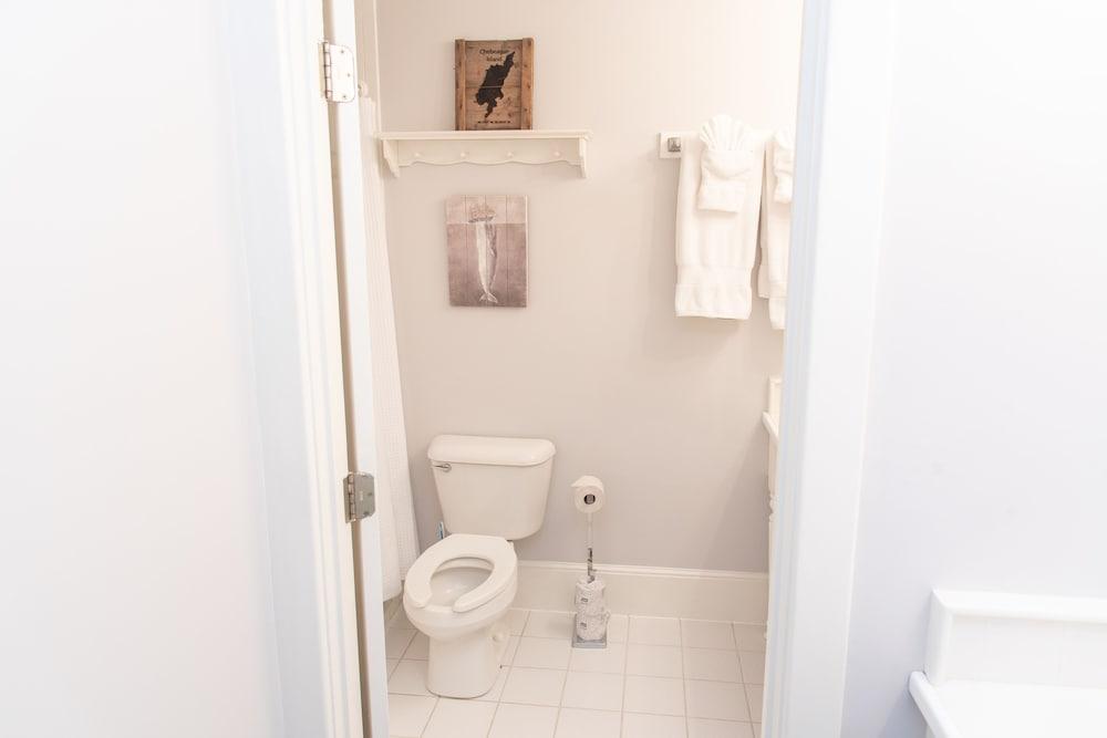 Inn On Peaks Island photo 74