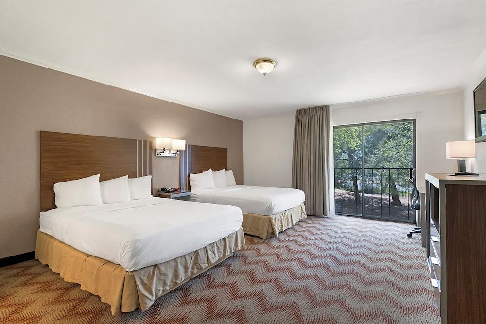 Heritage Inn Express Roseville photo 9