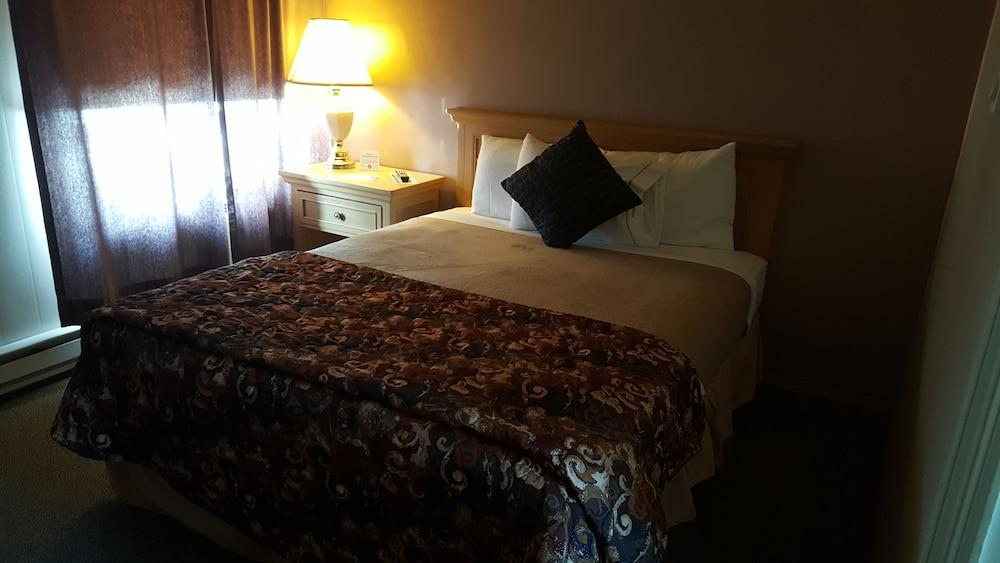 Trails End Motel photo 31