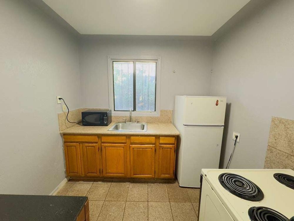 Parklane Motel photo 11