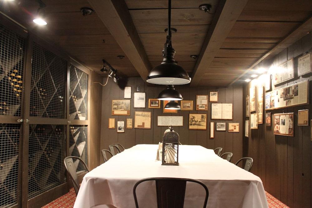 The Buxton Inn photo 85