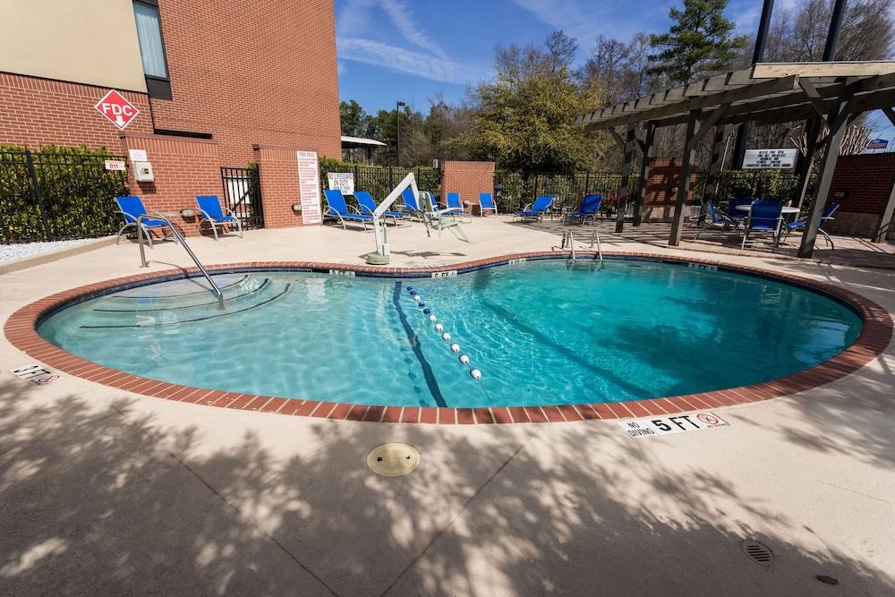 Best Western Plus Augusta North Inn & Suites photo 30