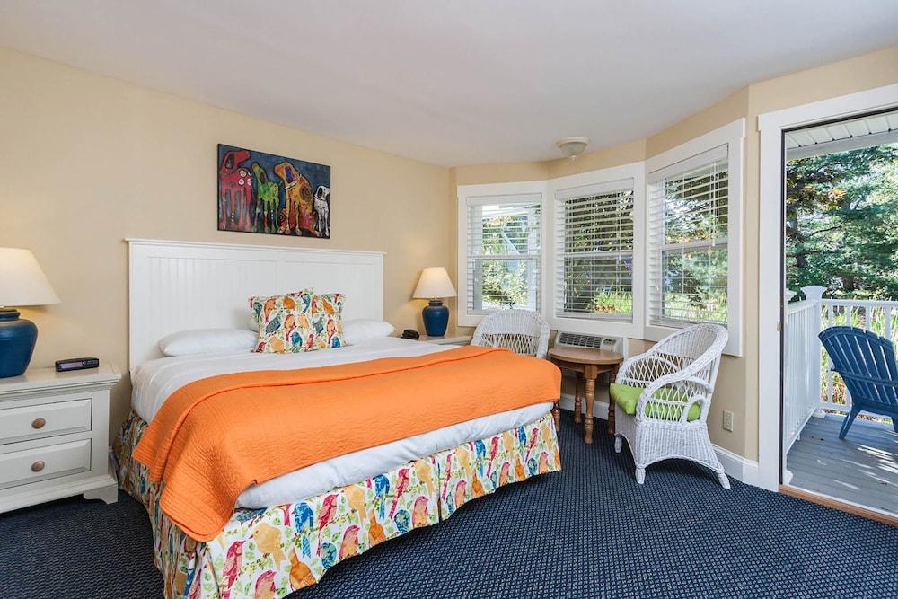 Glen Cove Inn & Suites photo 19