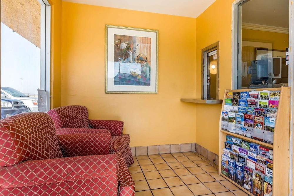 Economy Inn Buttonwillow Bakersfield I-5 photo 2