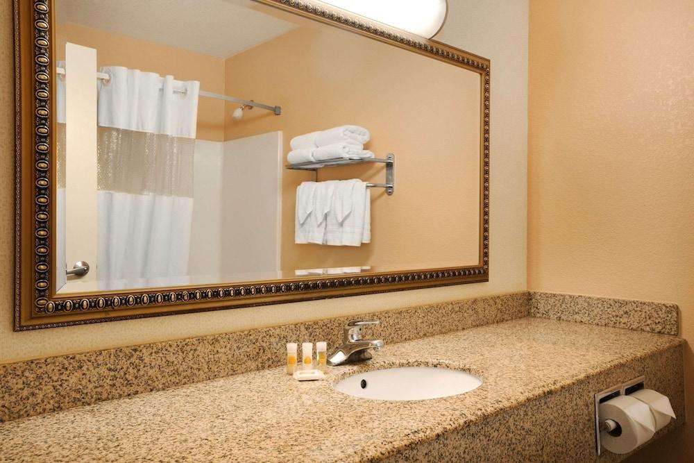 Garner Hotel Phoenix Northwest – Surprise by IHG photo 17
