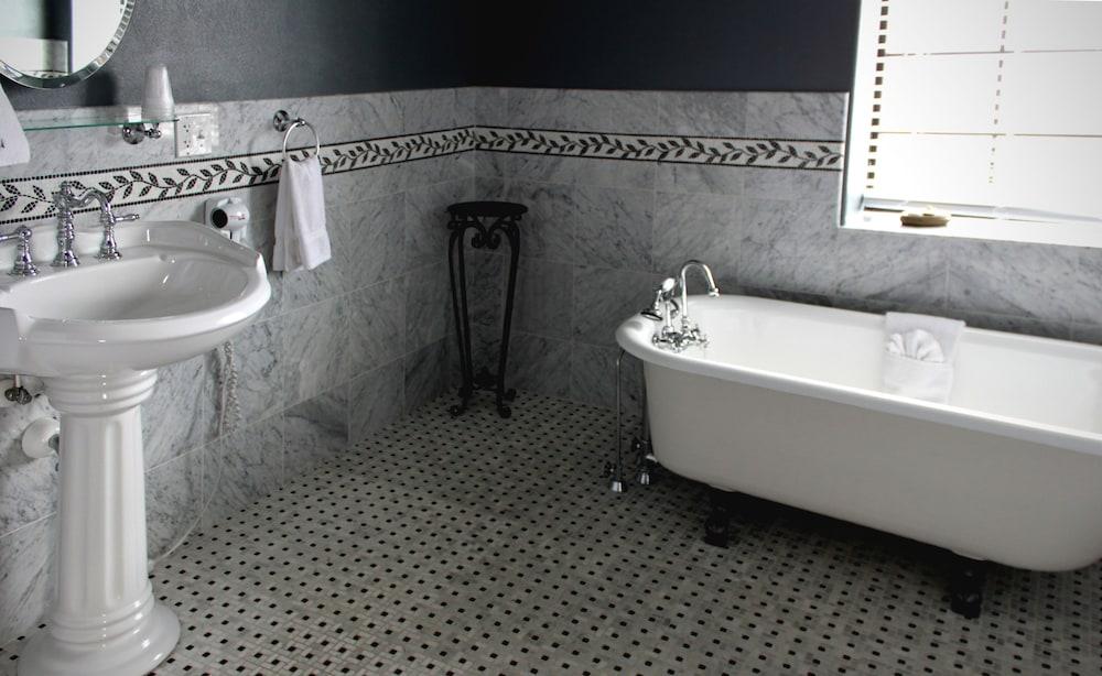 The Calvert Hotel photo 14