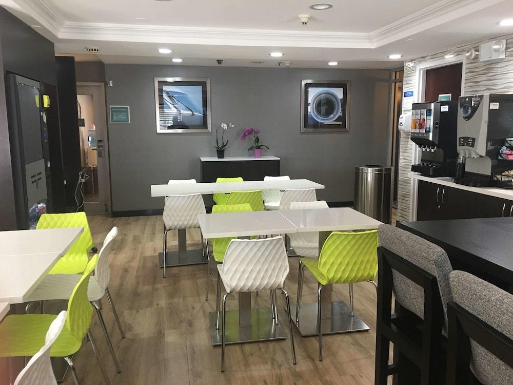 Best Western JFK Airport Hotel photo 19