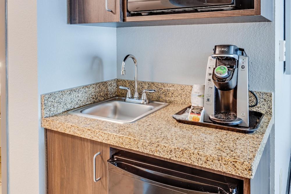 Holiday Inn Express Hotel & Suites Columbus Univ Area - Osu by IHG photo 24