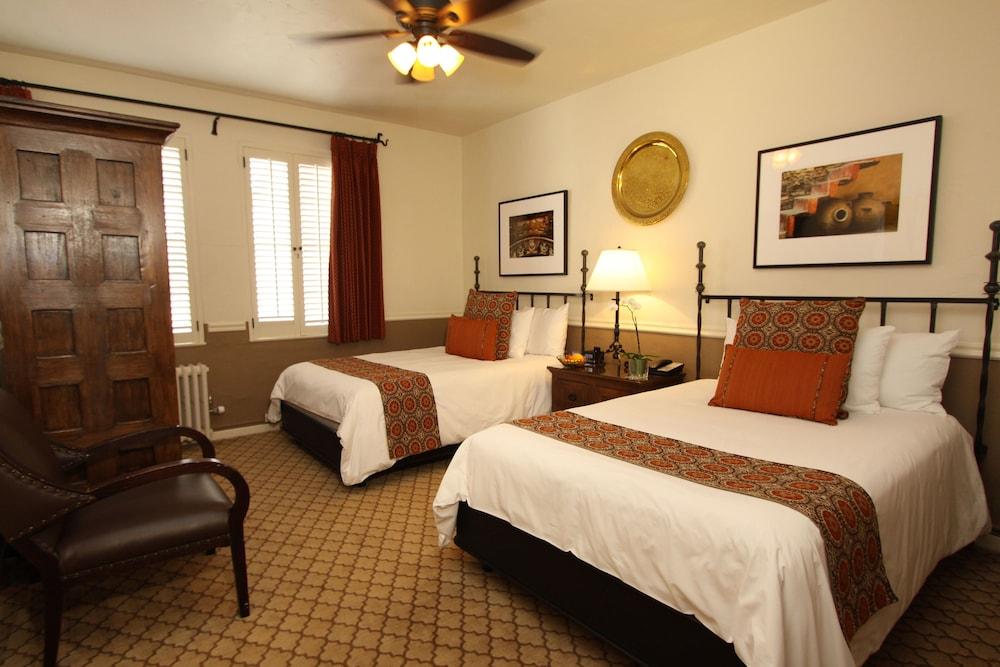 Cypress Inn photo 55