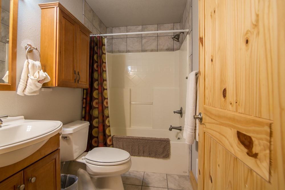 Pineview Lodge photo 35