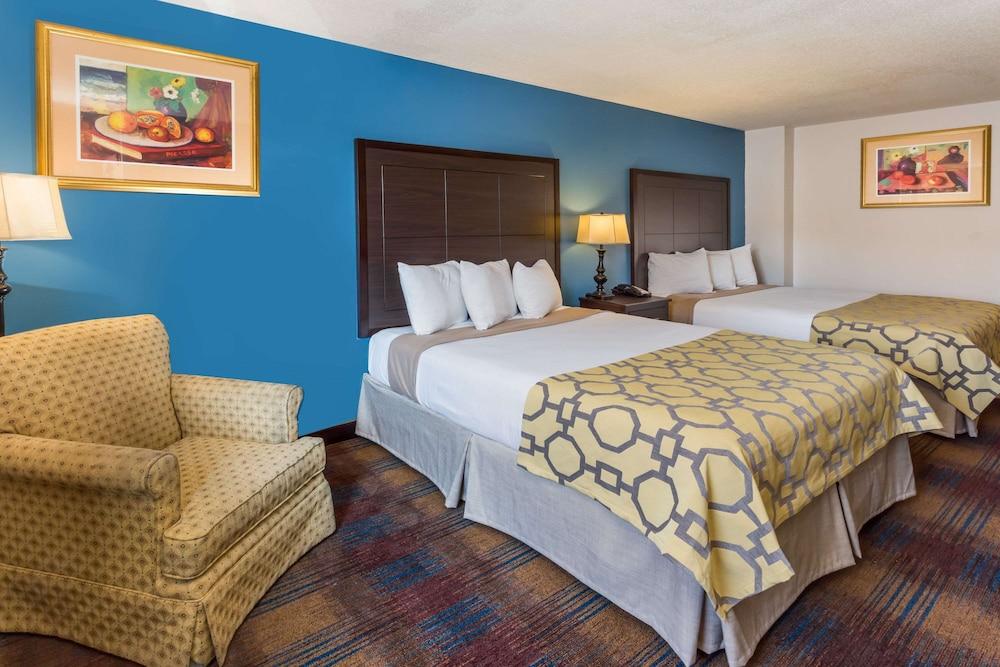 Baymont by Wyndham Anderson photo 7