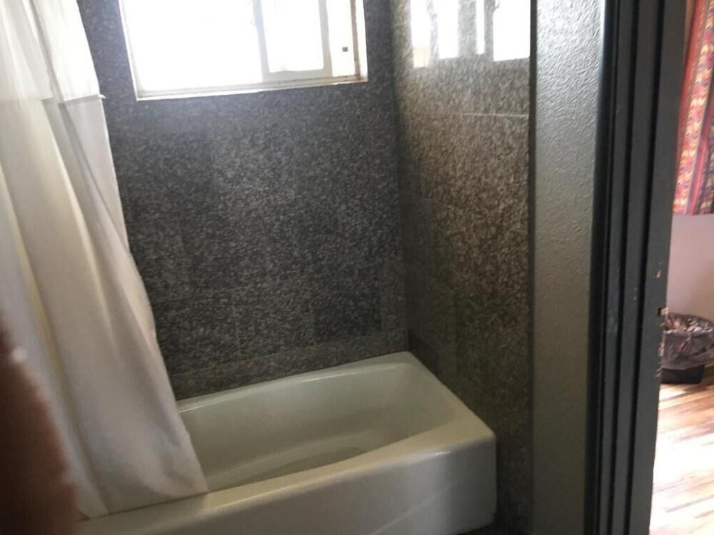 Valley Motel photo 5