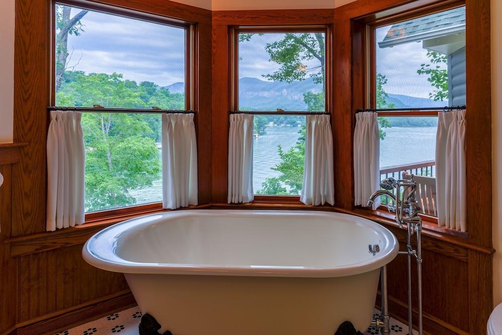 The Lodge on Lake Lure photo 2