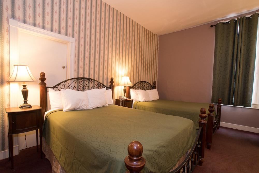 Biltmore Suites Hotel photo 5
