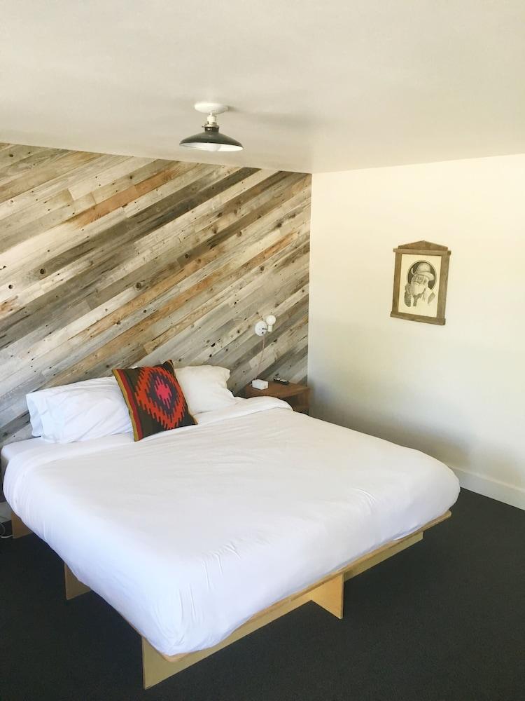 The Amigo Motor Lodge photo 49