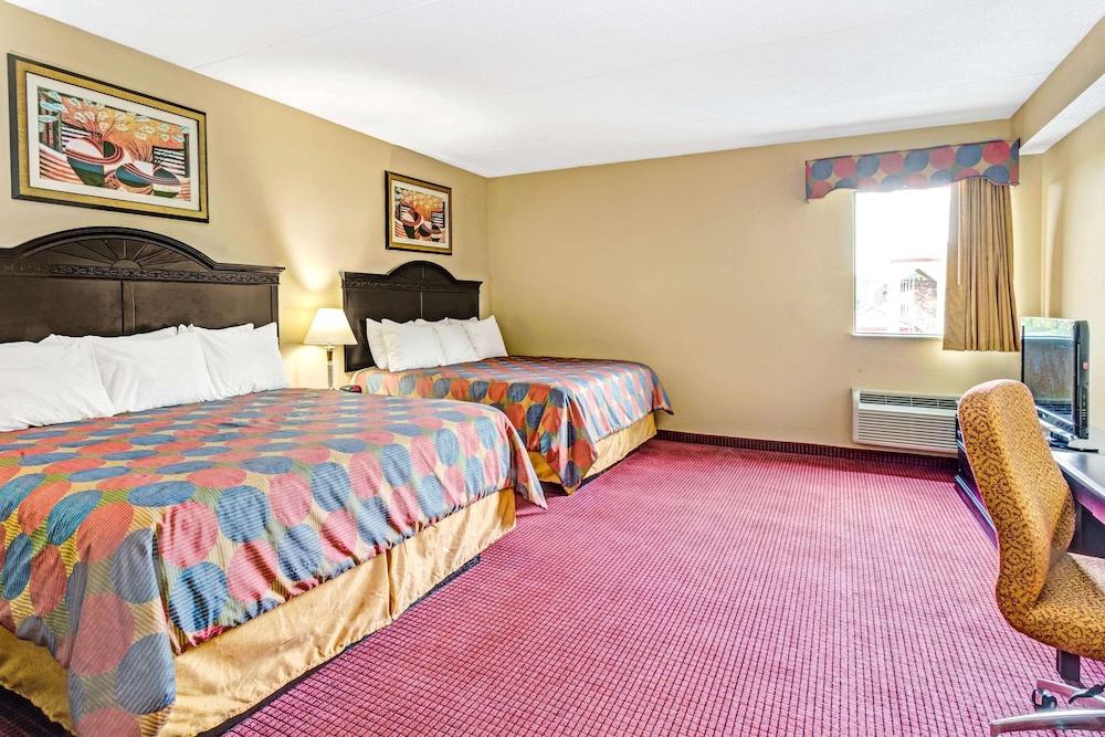 Days Inn & Suites by Wyndham Jeffersonville IN photo 6