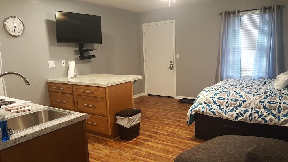 Tower Extended Stay Suites photo 4