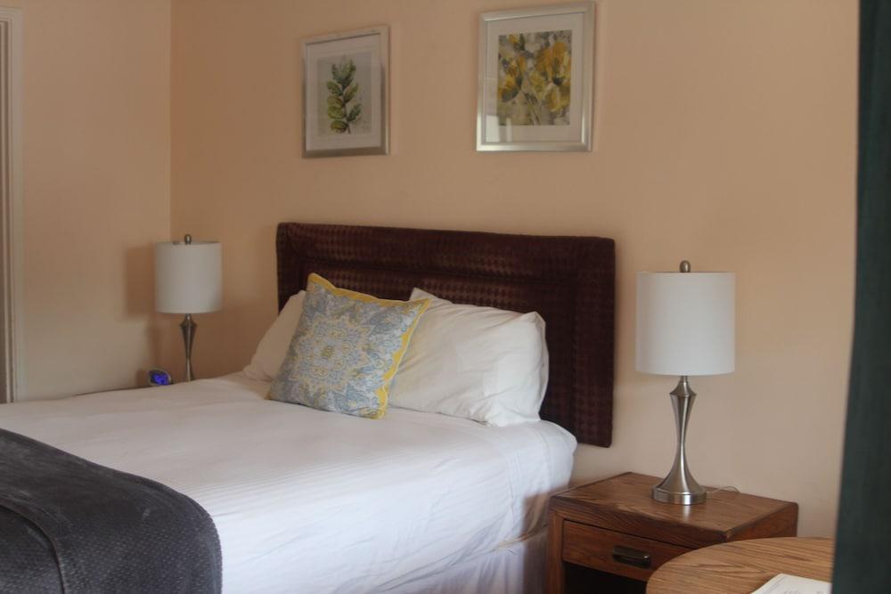 Peach Tree Inn photo 10