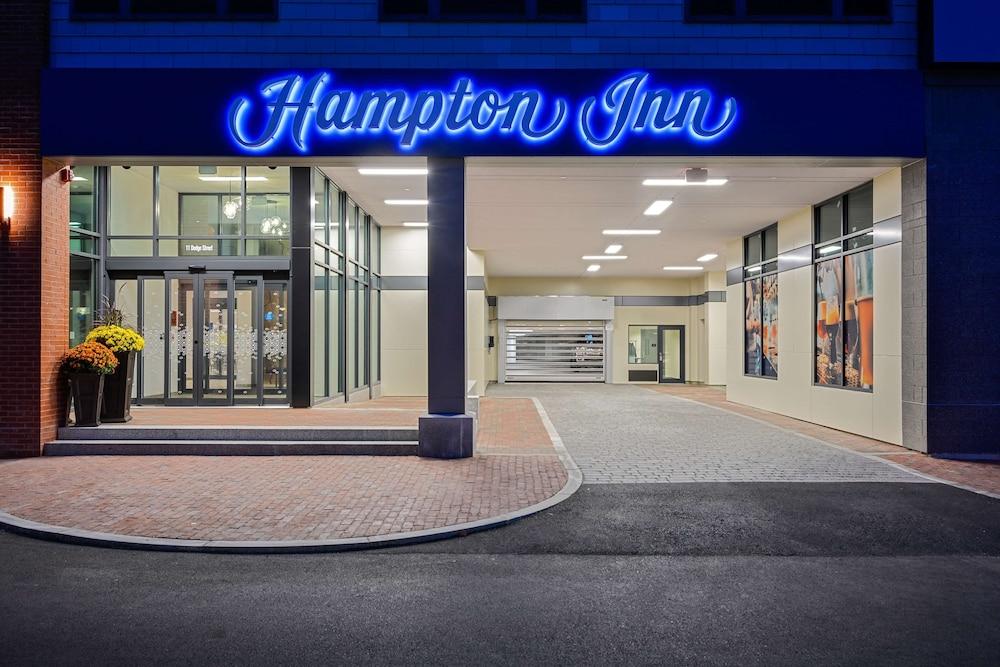 Hampton Inn Salem Boston photo 37