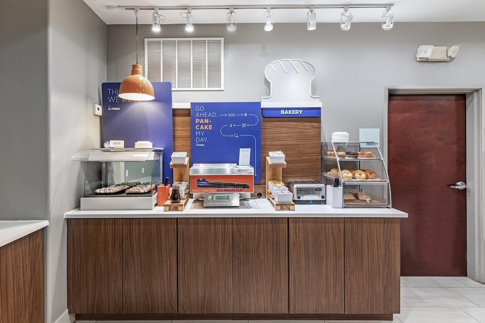 Holiday Inn Express Hotel & Suites VIDOR SOUTH by IHG photo 47