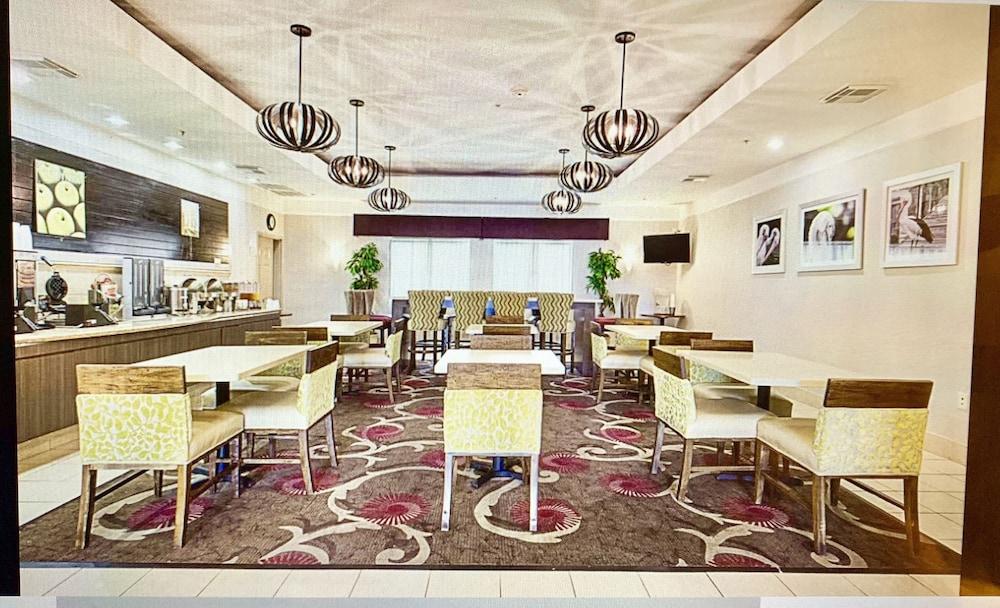 Kemah Edgewater Hotel, SureStay Collection by Best Western photo 4
