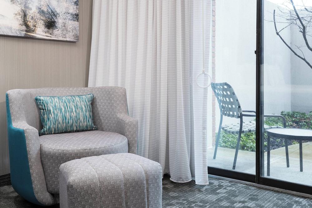 Courtyard by Marriott West Orange photo 14