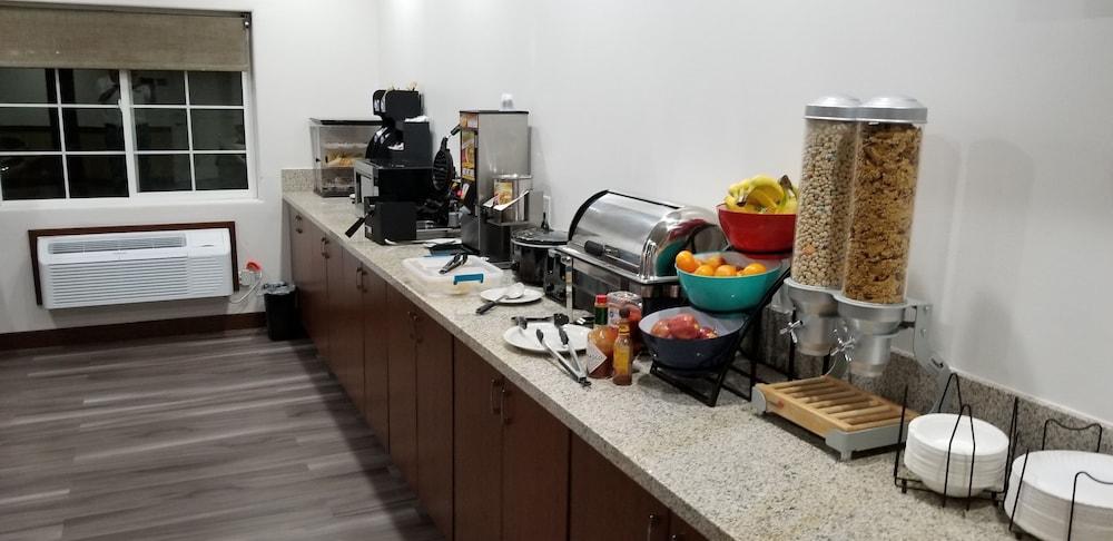 Executive Inn and Suites Extended Stay in Vernal photo 48