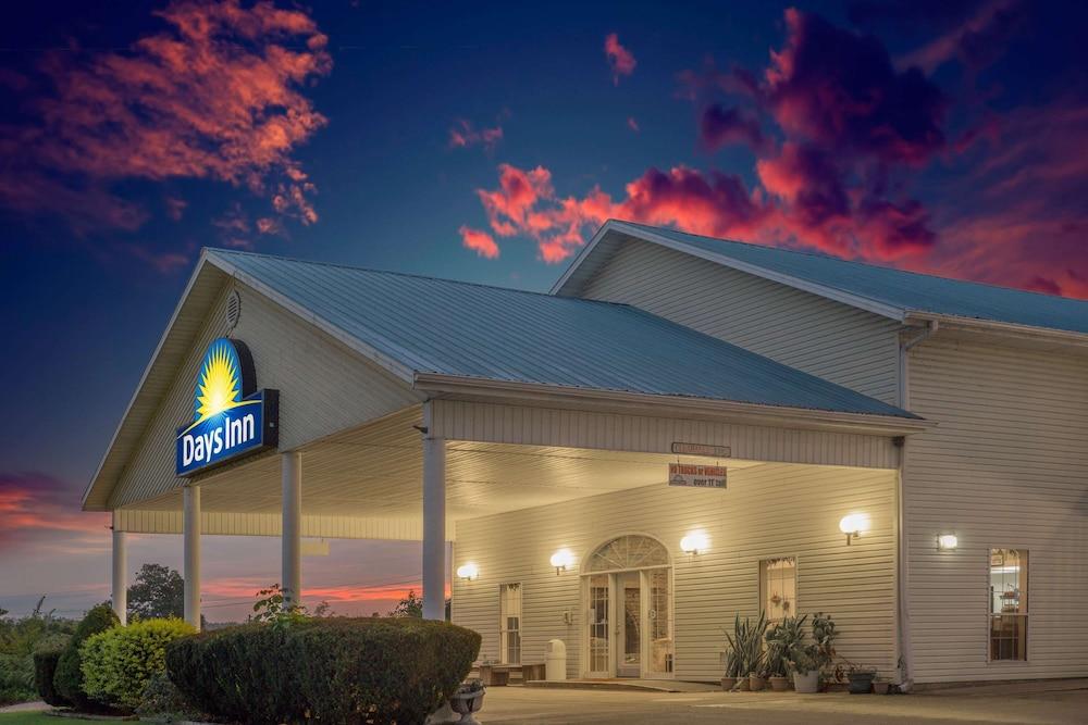 Days Inn by Wyndham Hardy photo 1