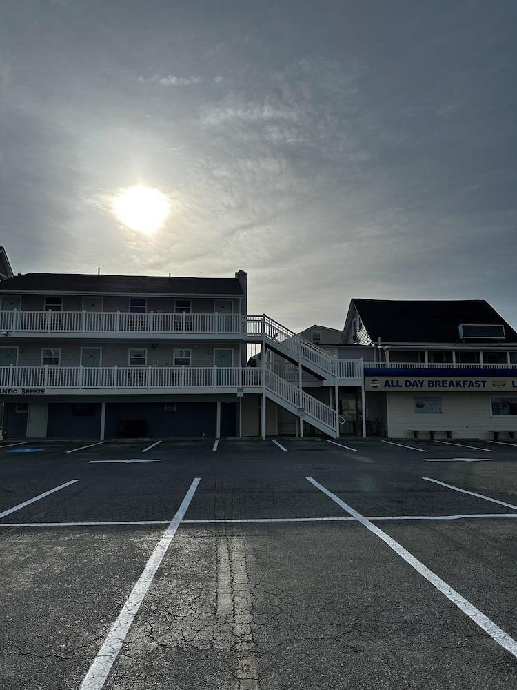 Atlantic Breeze Motel & Apartments photo 12
