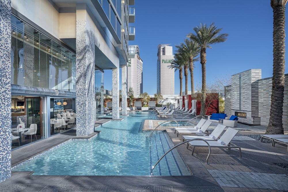Palms Place photo 14