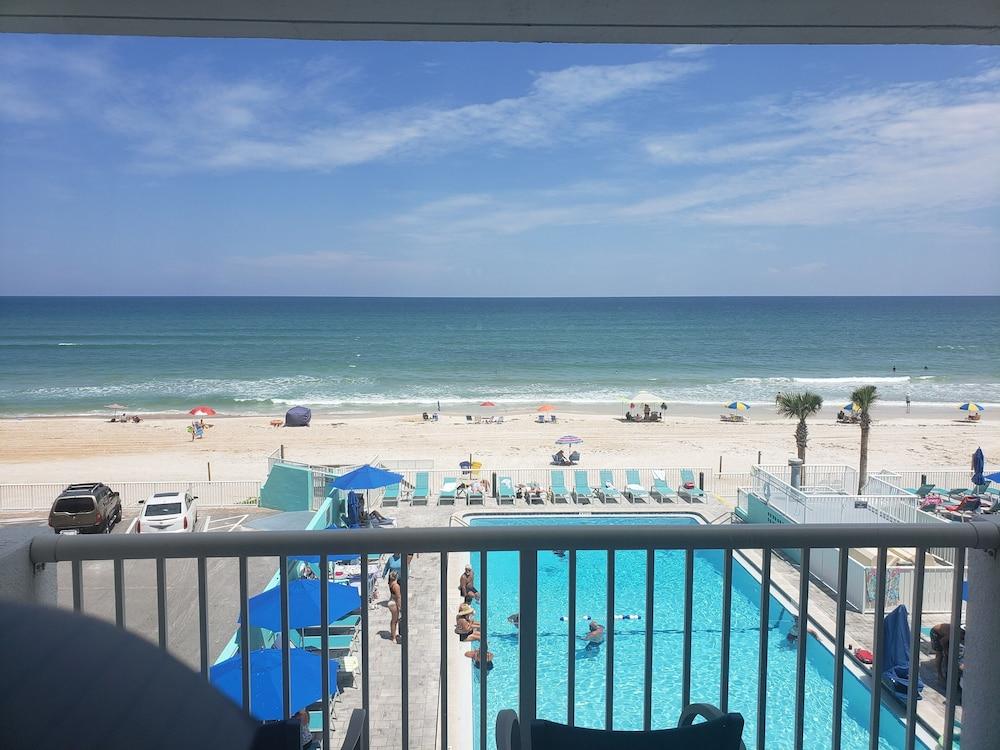 The Maverick Resort photo 3