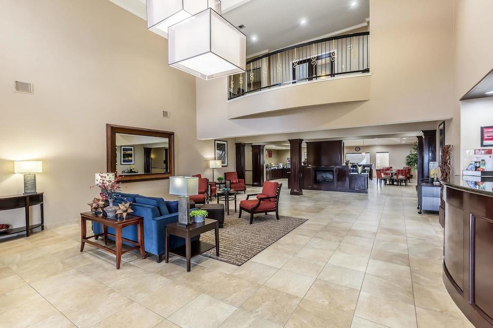 Comfort Suites Houston IAH Airport - Beltway 8 photo 4