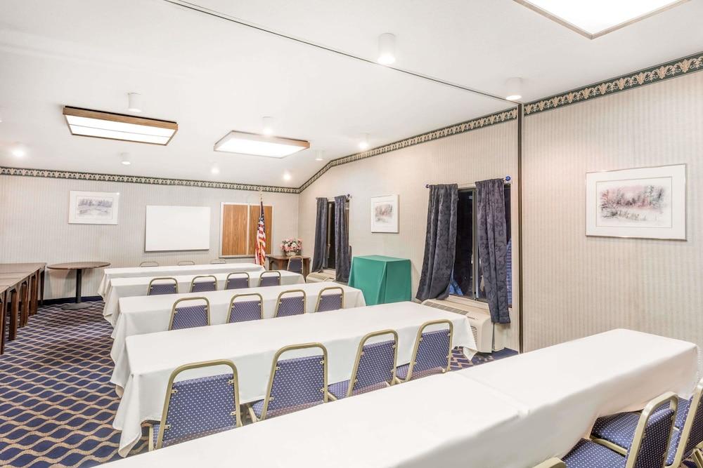 Aderi Hotel Niantic photo 18