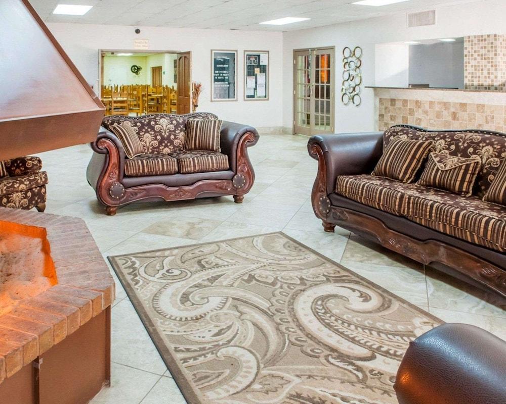 Econo Lodge Carlsbad Caverns Area photo 15