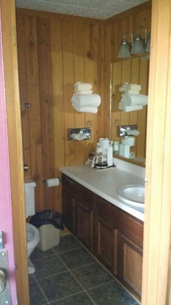 Marlinton Motor Inn photo 9