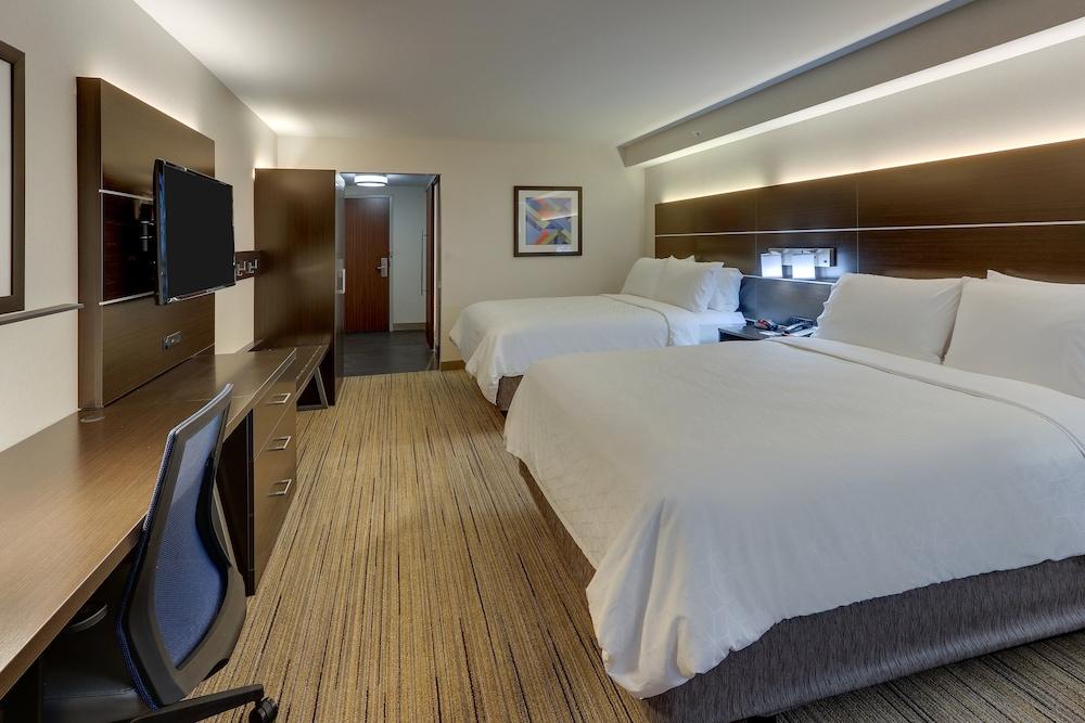 Holiday Inn Express & Suites Troy by IHG photo 17