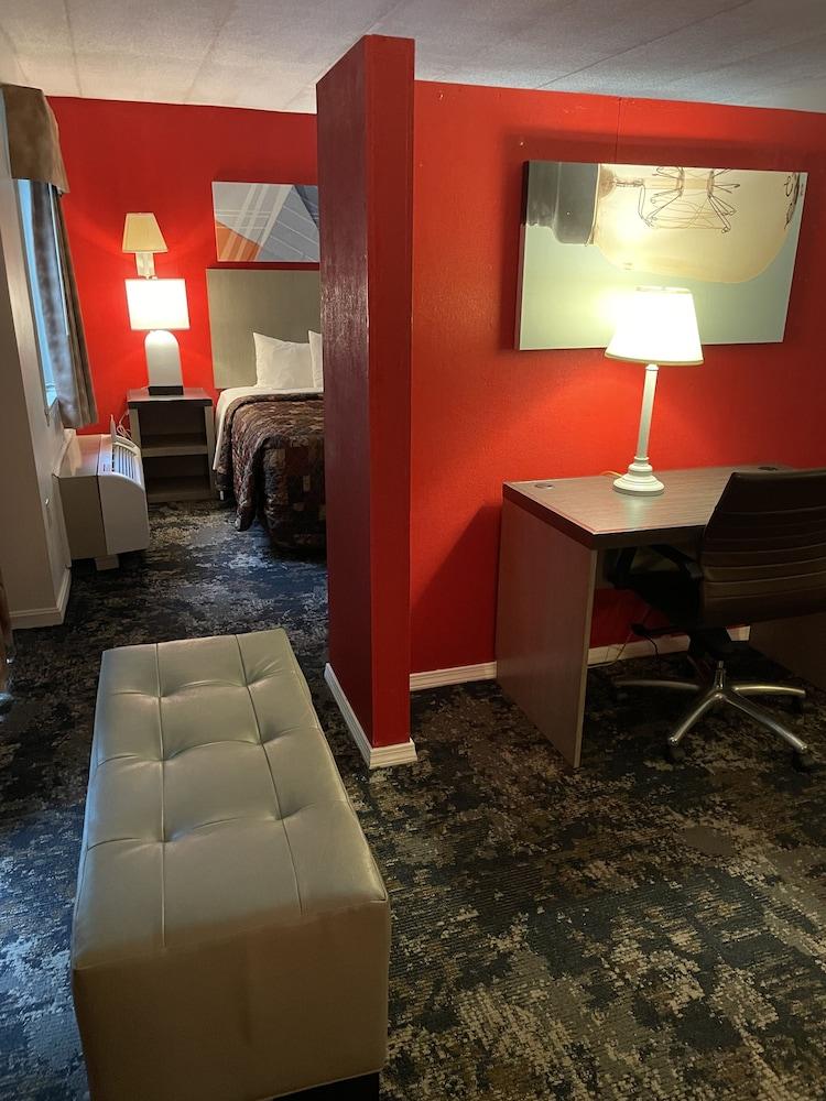 Gold Star Inn & Suites photo 4