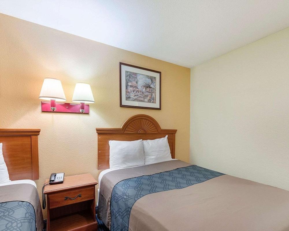 Rodeway Inn South Houston photo 8