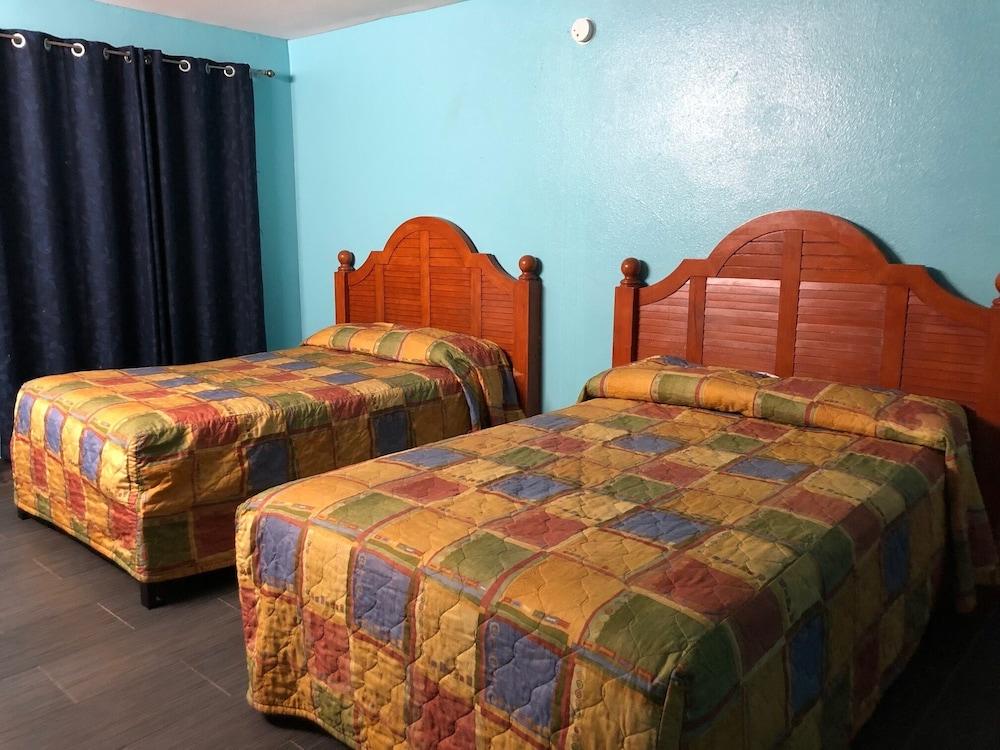 Slumberland Motel photo 5