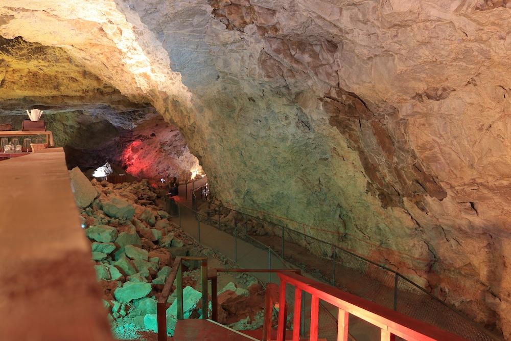 Grand Canyon Caverns Inn photo 37