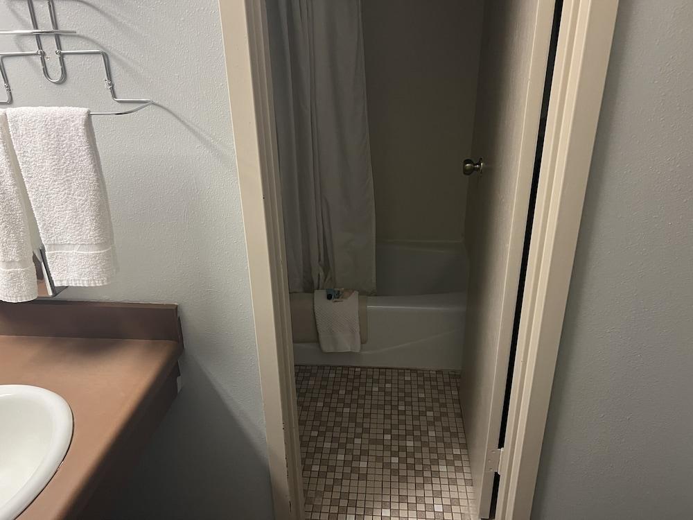 The Ridge Hotel Portage photo 24